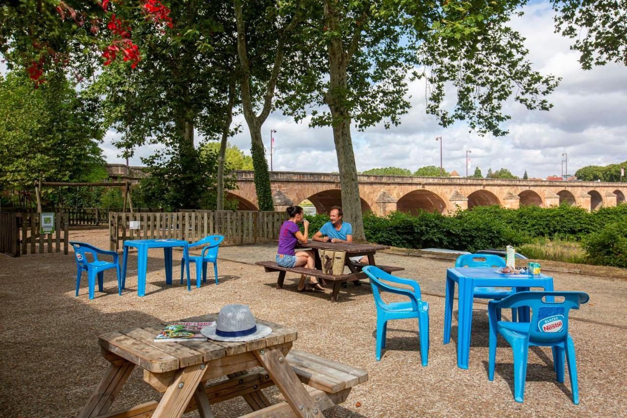 Camping De Nevers Exterior photo