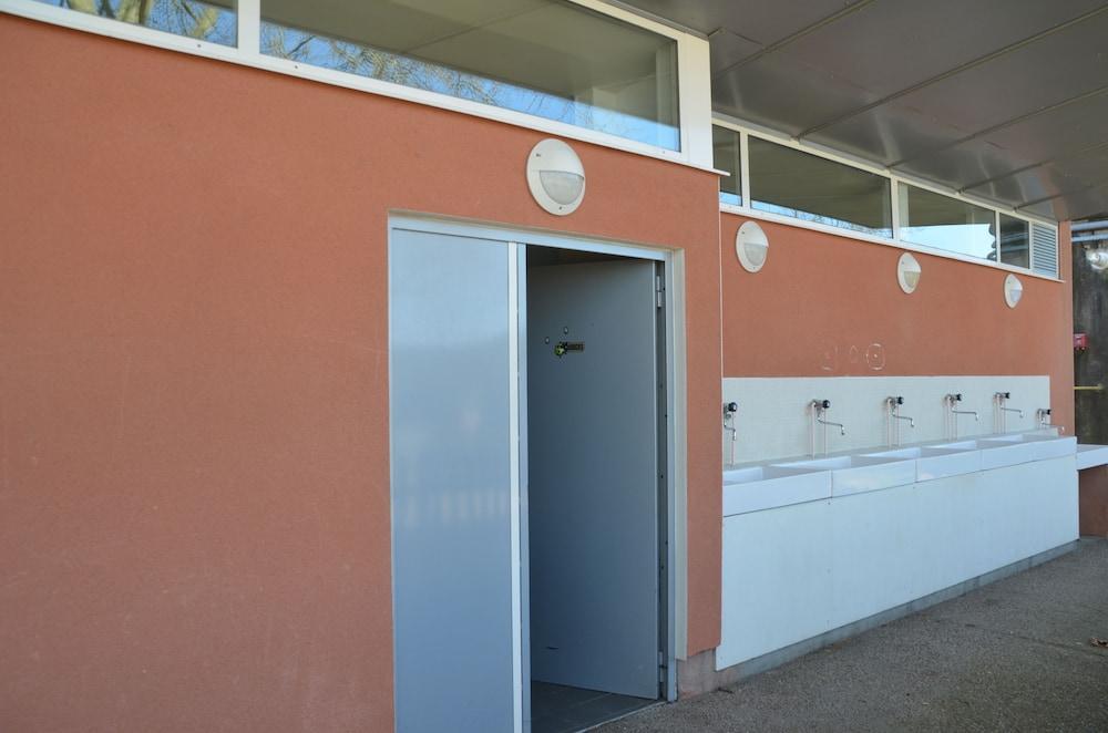 Camping De Nevers Exterior photo